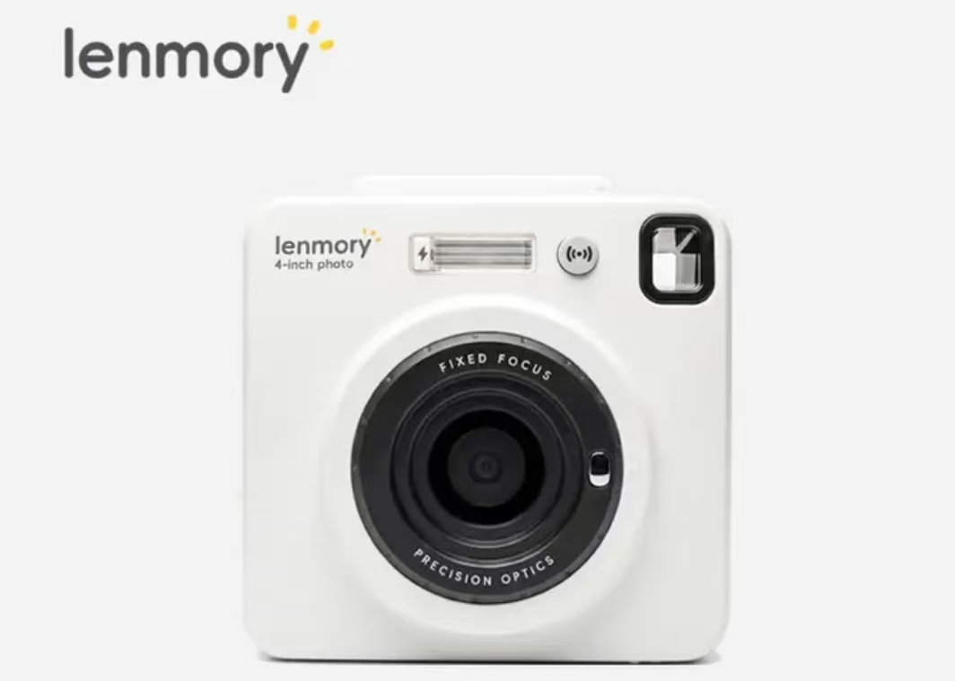 Yantu lenmory M1 AI instant camera front view with fixed focus lens