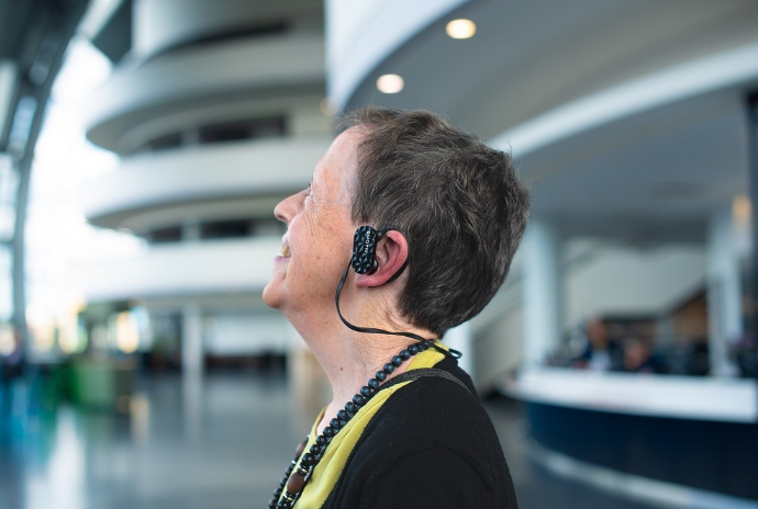 Portable EEG headset for brainwave monitoring