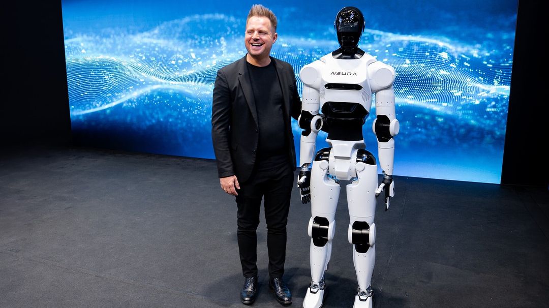 NEURA founder David Reger on stage