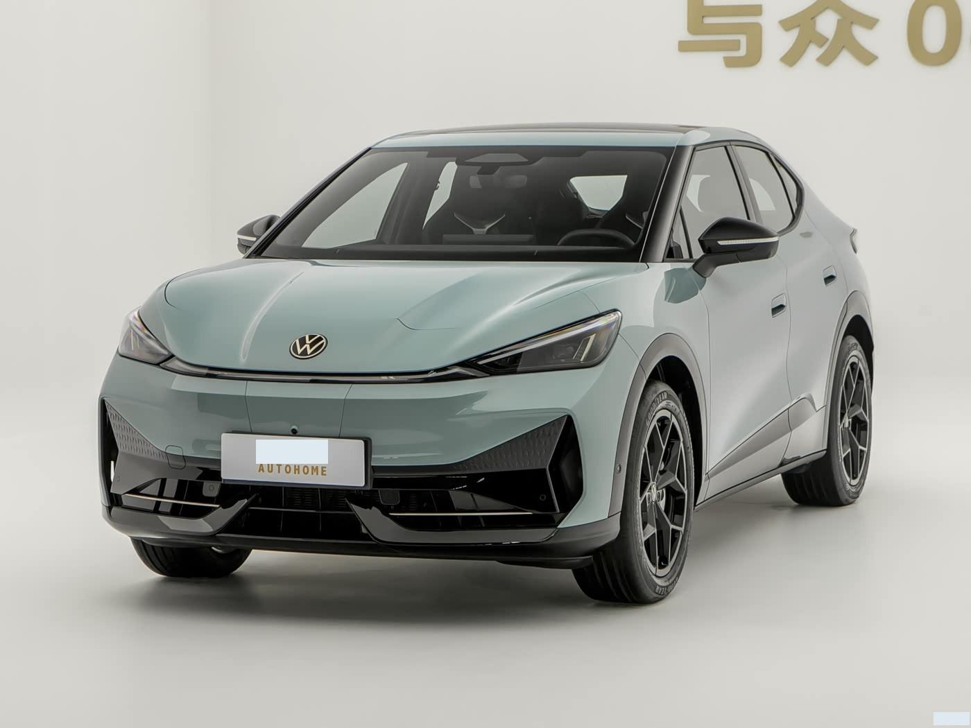 U-Zhong 06 studio front